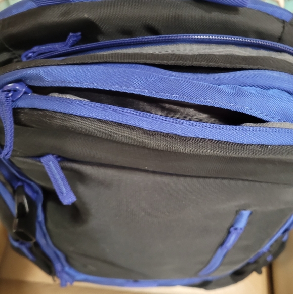 New Staples Accordion Backpack - Picture 5 of 7